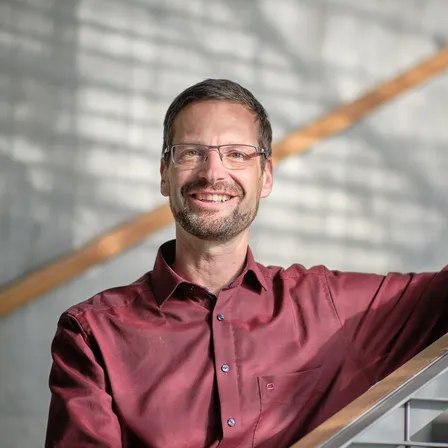 Dr. Andreas Nicolai
